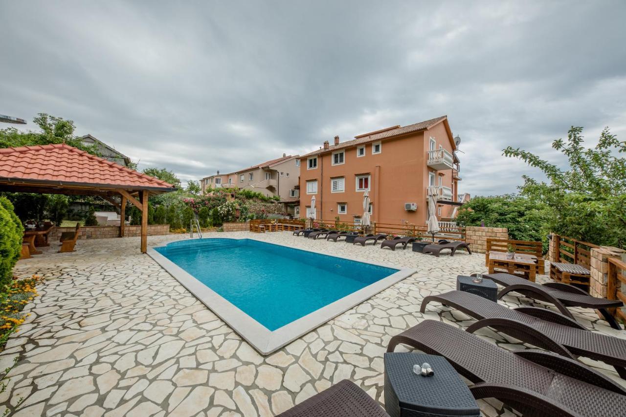Apartments Scerbe 3103 Mundanije Екстериор снимка