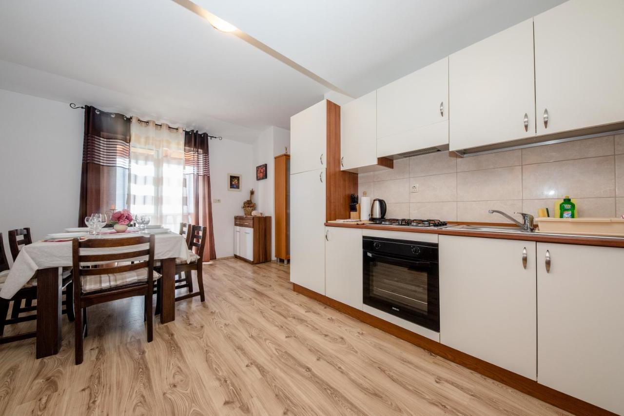 Apartments Scerbe 3103 Mundanije Екстериор снимка