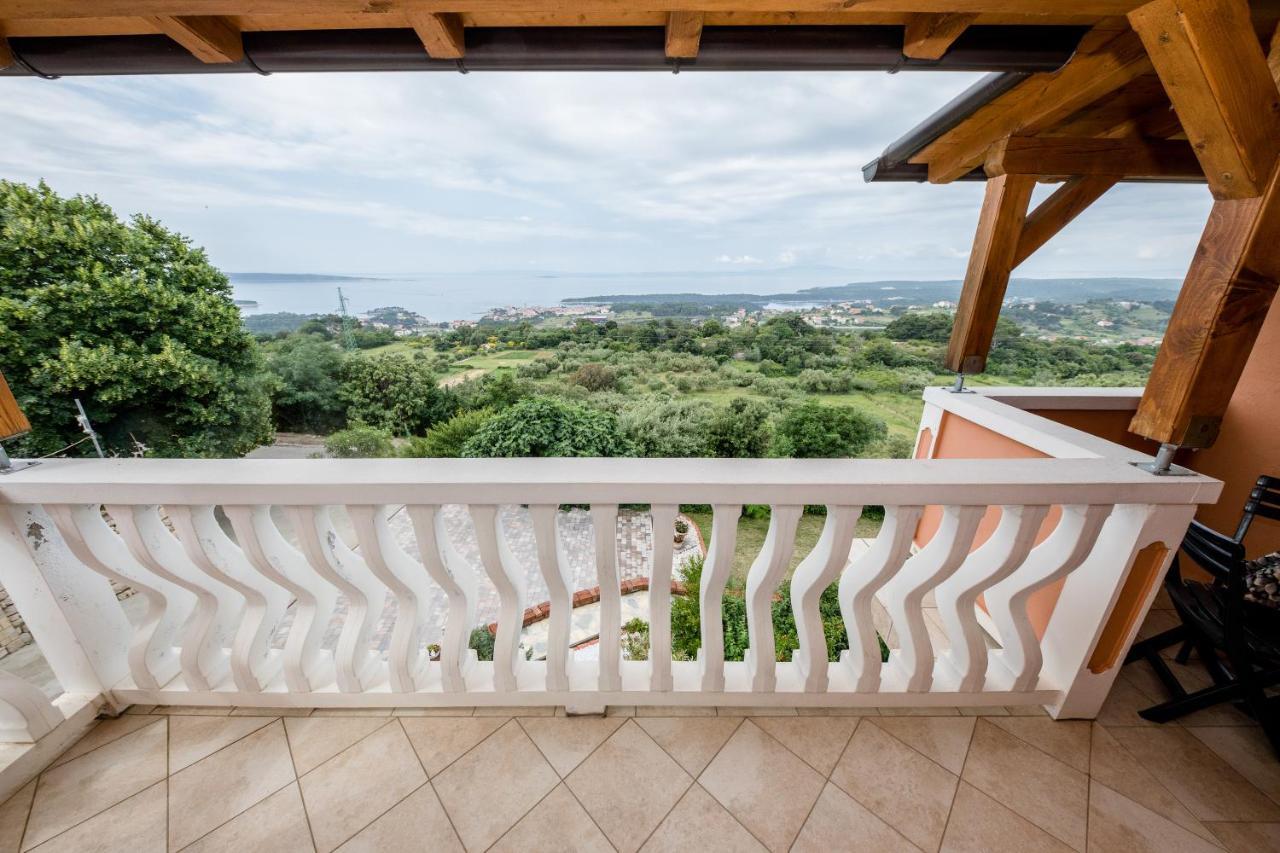 Apartments Scerbe 3103 Mundanije Екстериор снимка