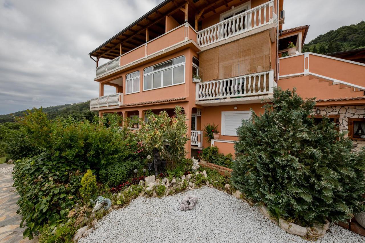 Apartments Scerbe 3103 Mundanije Екстериор снимка